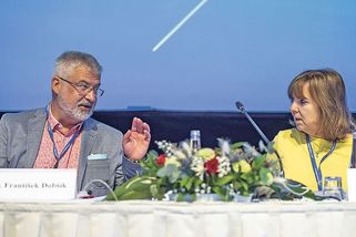 Šéf školských odborů oslovuje v dopise rodiče. Vysvětluje důvody stávky 27. listopadu - Novinky